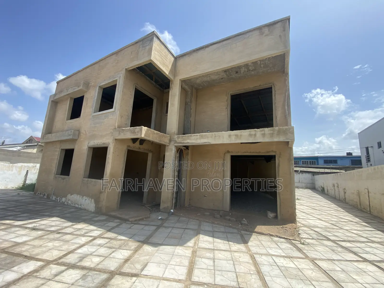 2bdrm Apartment in Nyaniba Estate, Osu for sale in Osu