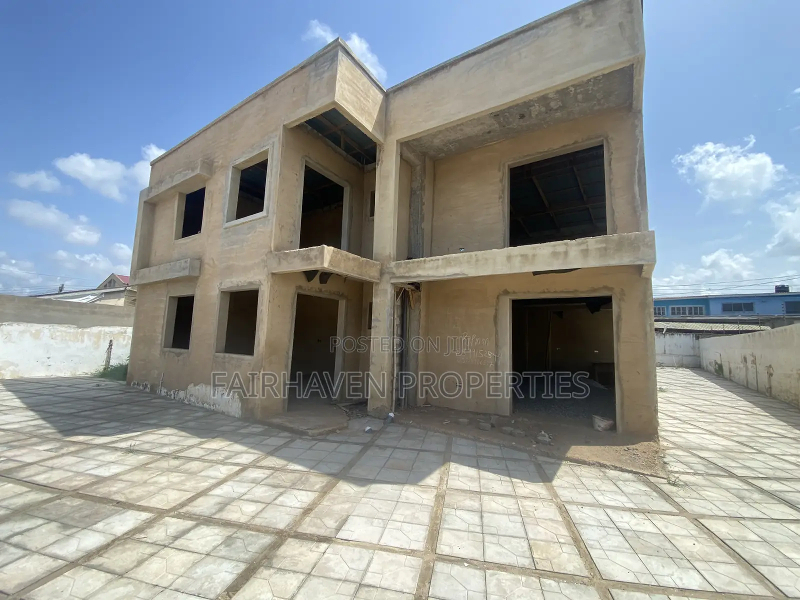 2bdrm Apartment in Nyaniba Estate, Osu for sale in Osu