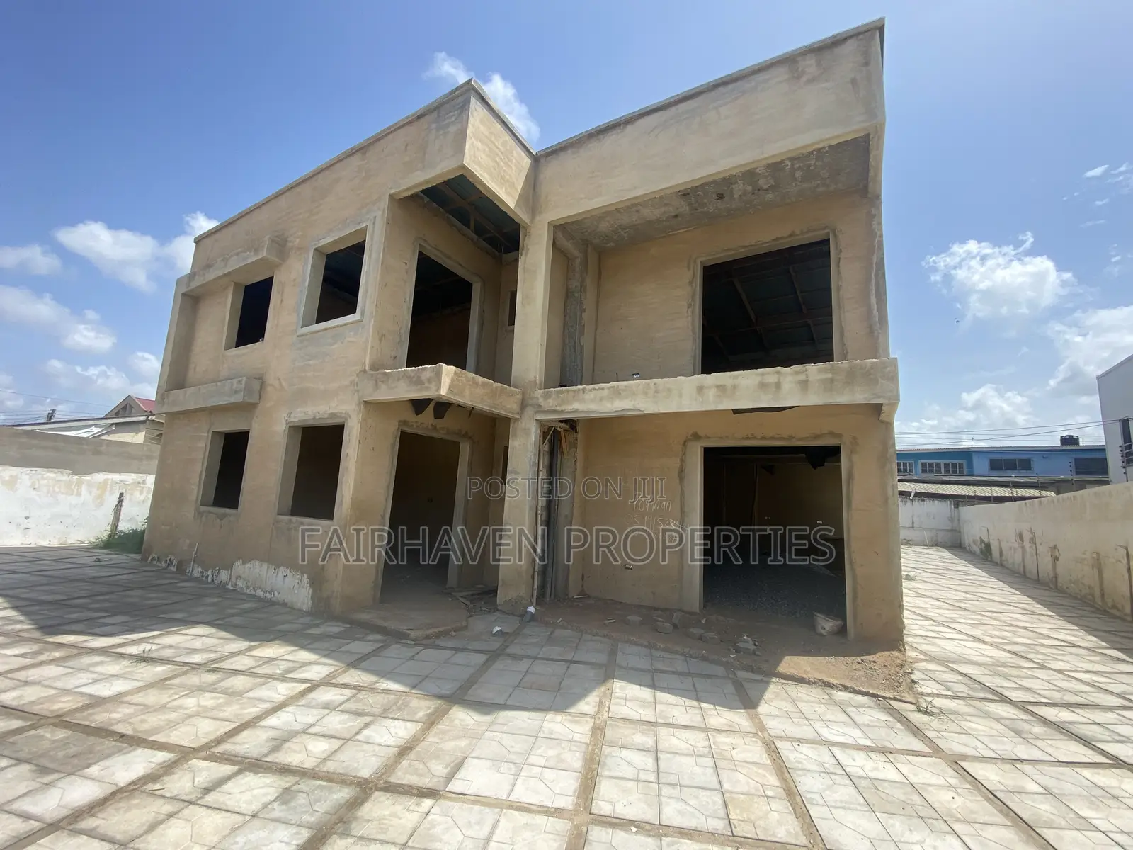 2bdrm Apartment in Nyaniba Estate, Osu for sale in Osu