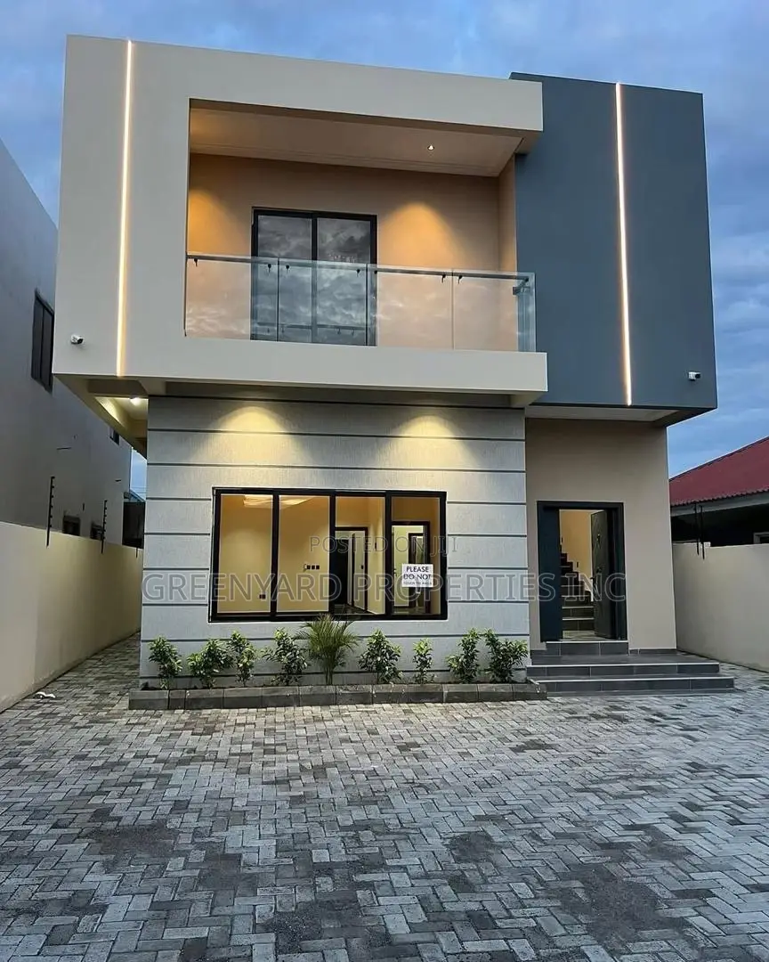 4bdrm House in Lakeside, Ashaley Botwe for sale in Ashaley Botwe
