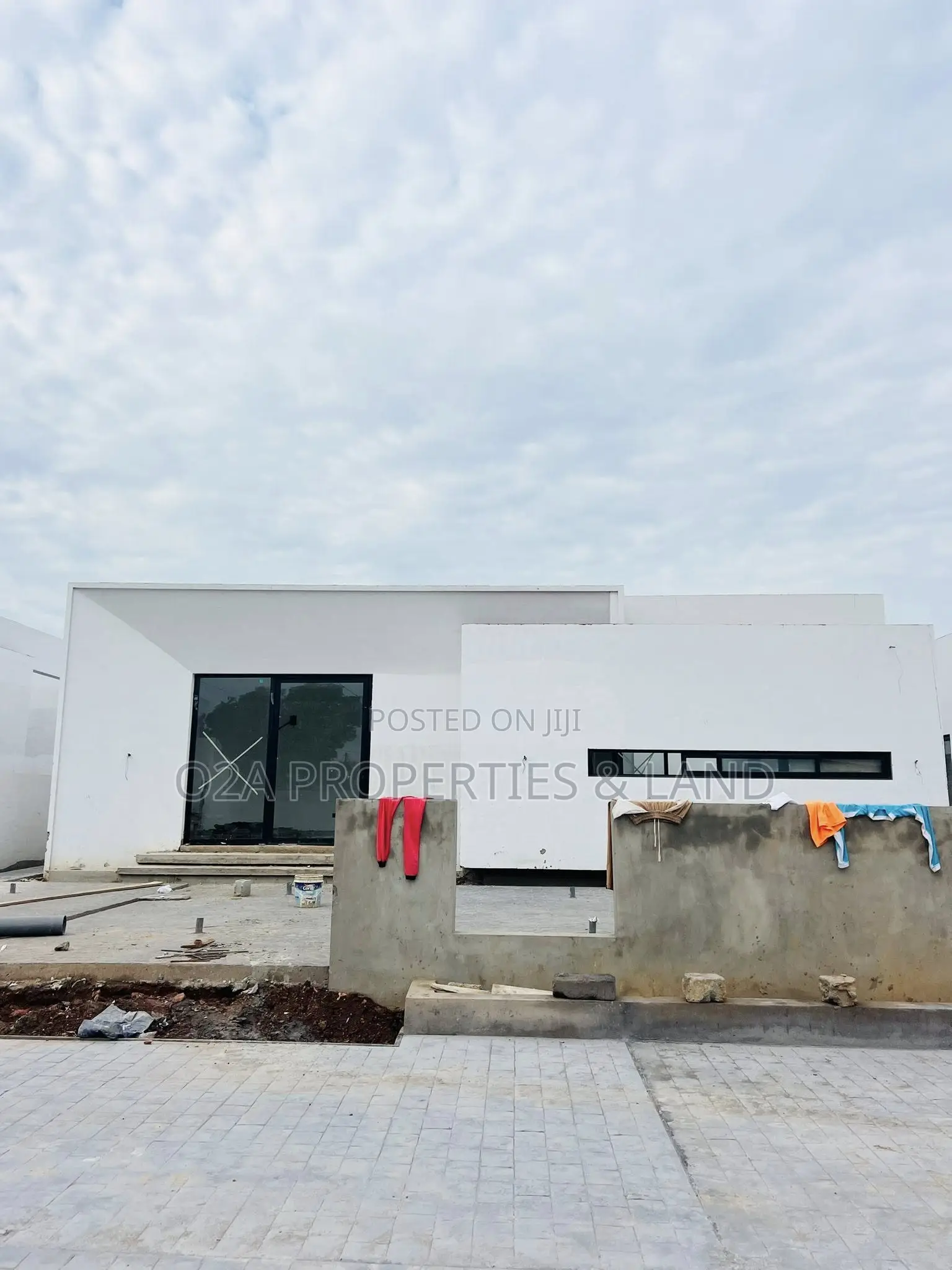 3bdrm House in Ashaley Botwe, Lake Side Estate for sale in Lake Side Estate