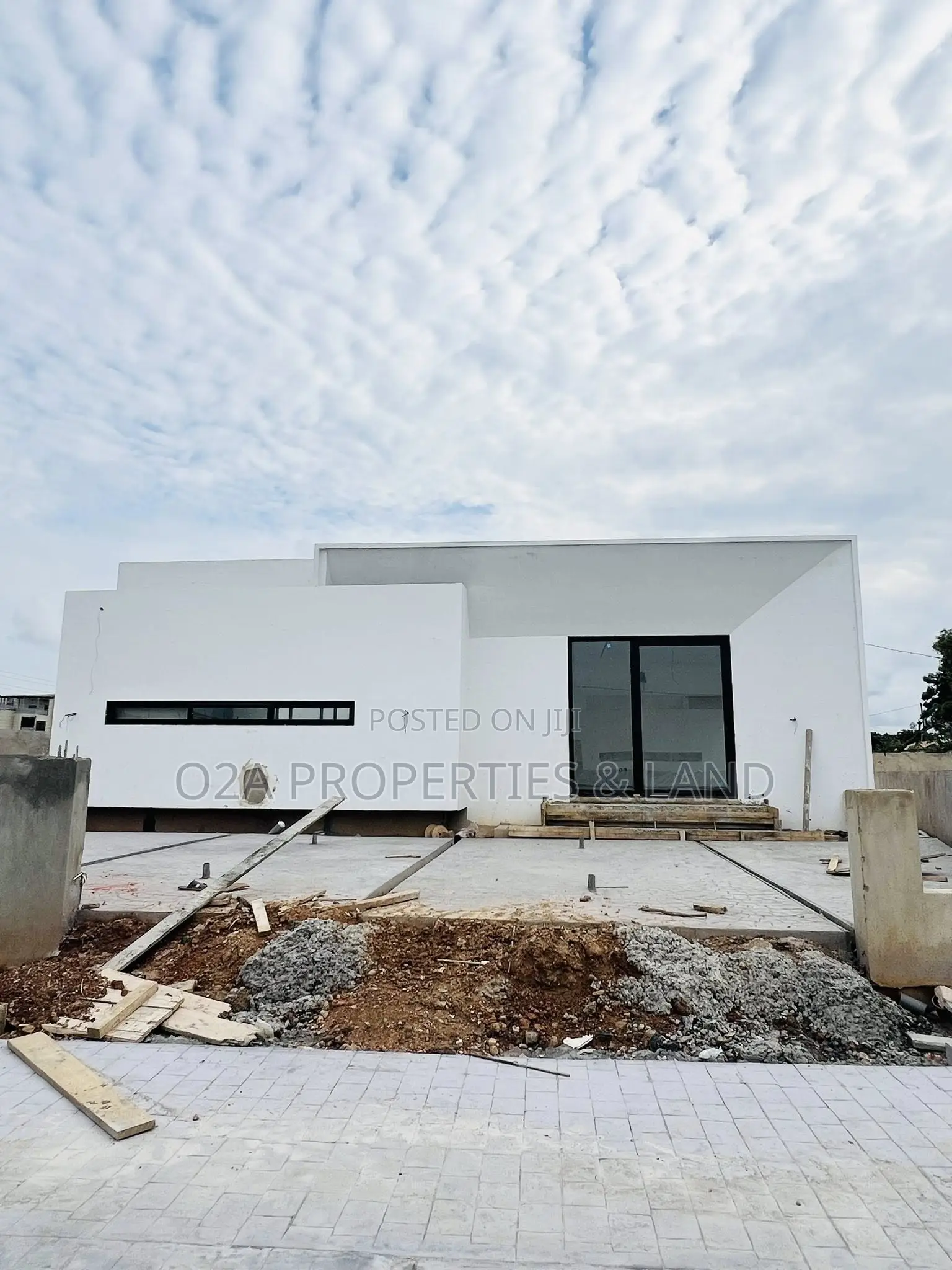 3bdrm House in Ashaley Botwe, Lake Side Estate for sale in Lake Side Estate