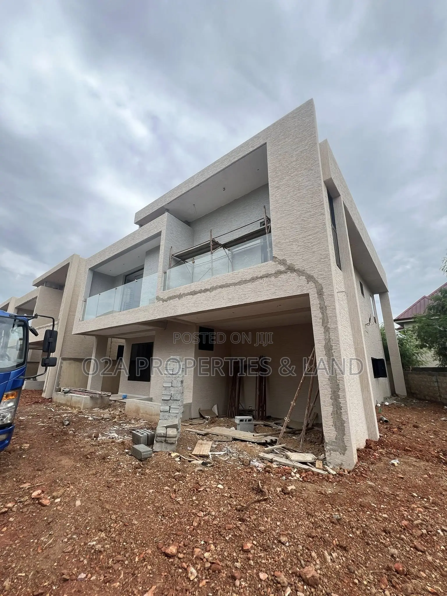 4bdrm Townhouse/Terrace in Ashaley Botwe, Lake Side Estate for sale in Lake Side Estate