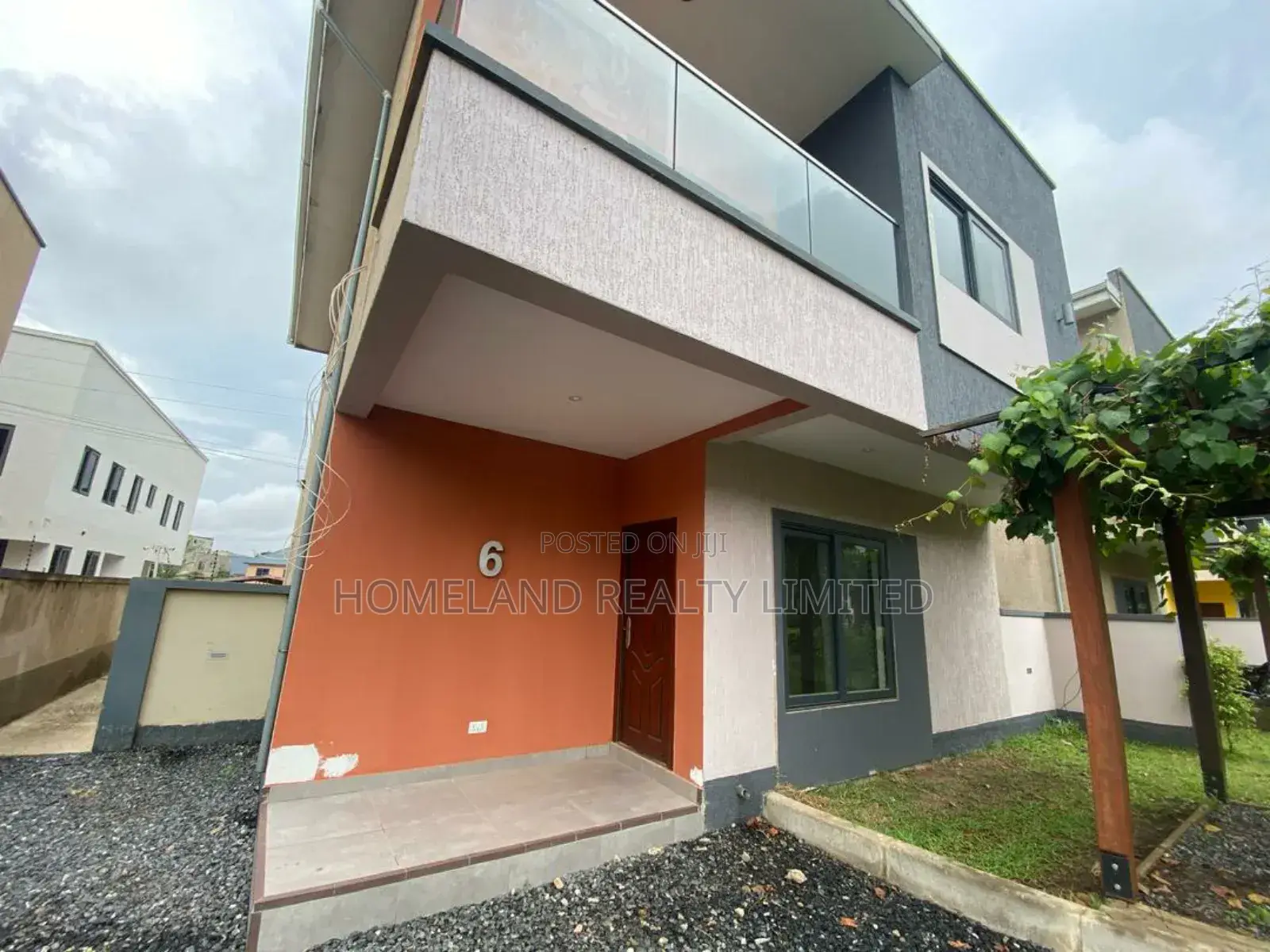 4bdrm Townhouse / Terrace in Oyarifa for rent in Oyarifa