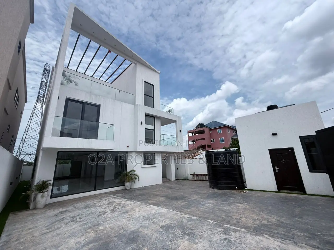 4bdrm House in East Legon, Otano for sale in Otano