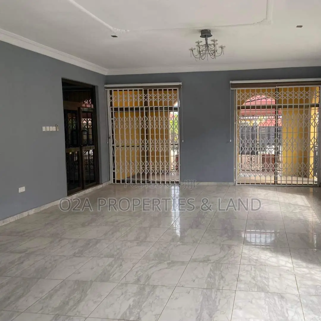 4bdrm House in Tema Community 25, Sakumono for sale in Sakumono