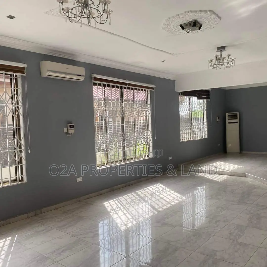 4bdrm House in Tema Community 25, Sakumono for sale in Sakumono