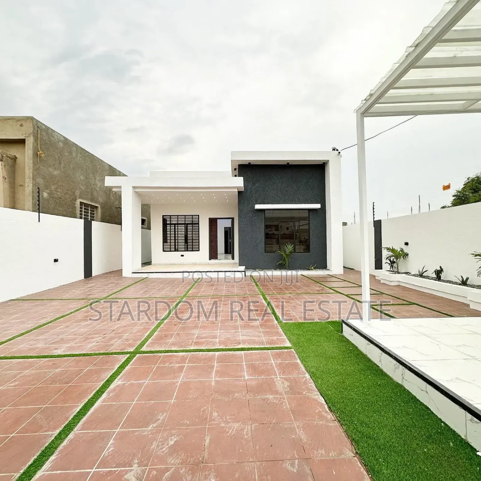3bdrm Duplex in East Legon Hills for sale in East Legon