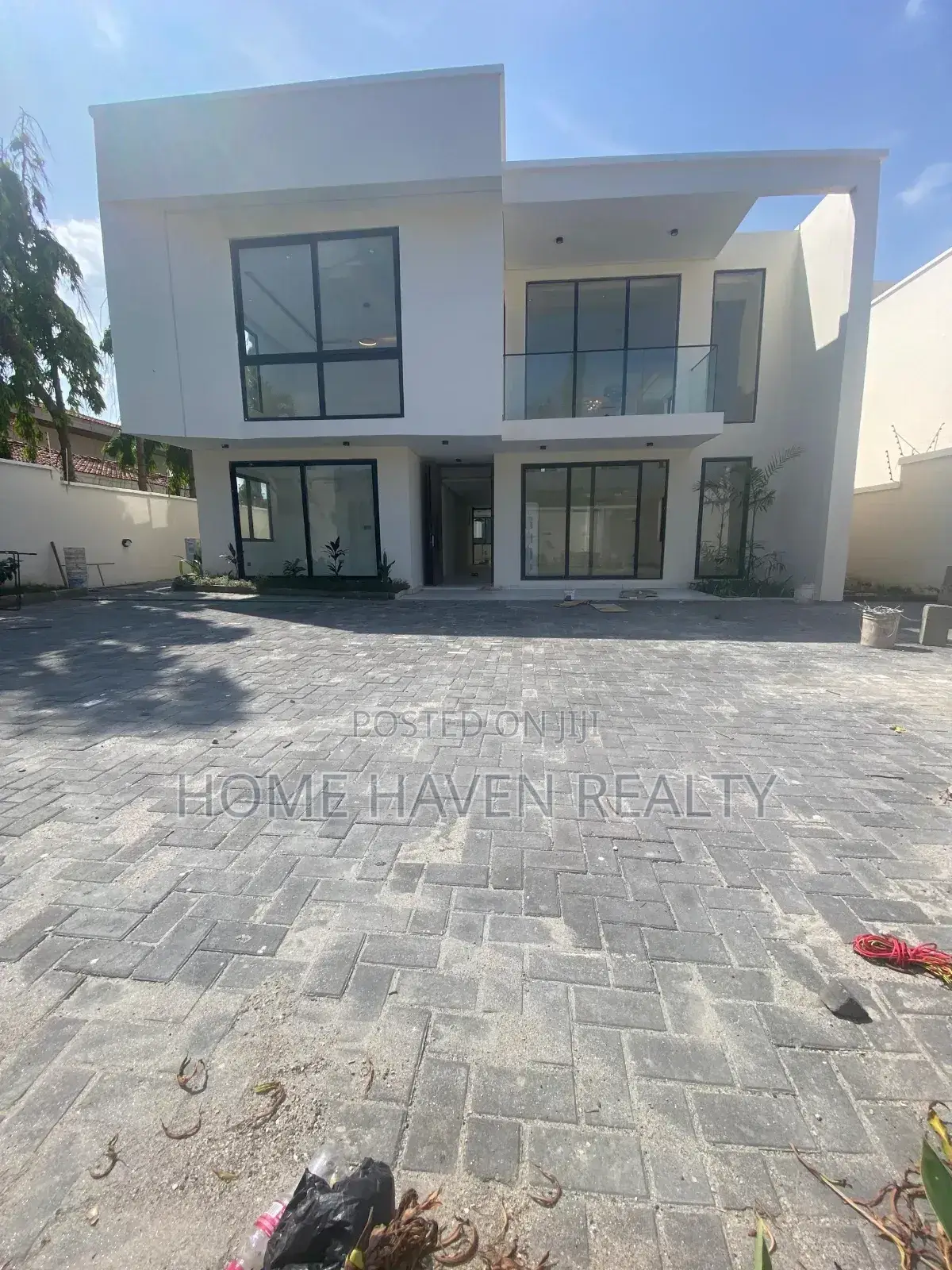 4bdrm House in Cantonment, Cantonments for rent in Cantonments
