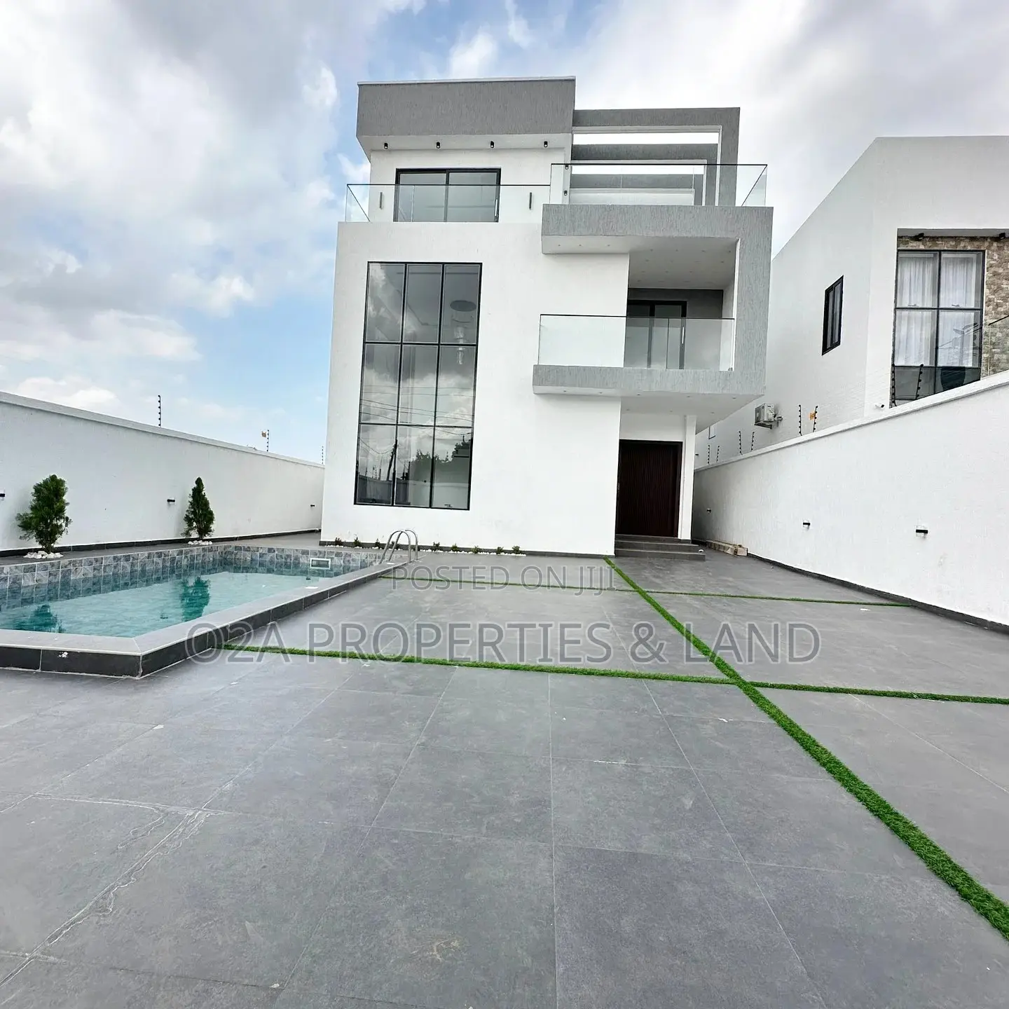 4bdrm House in Ashaley Botwe School for sale in School Junction