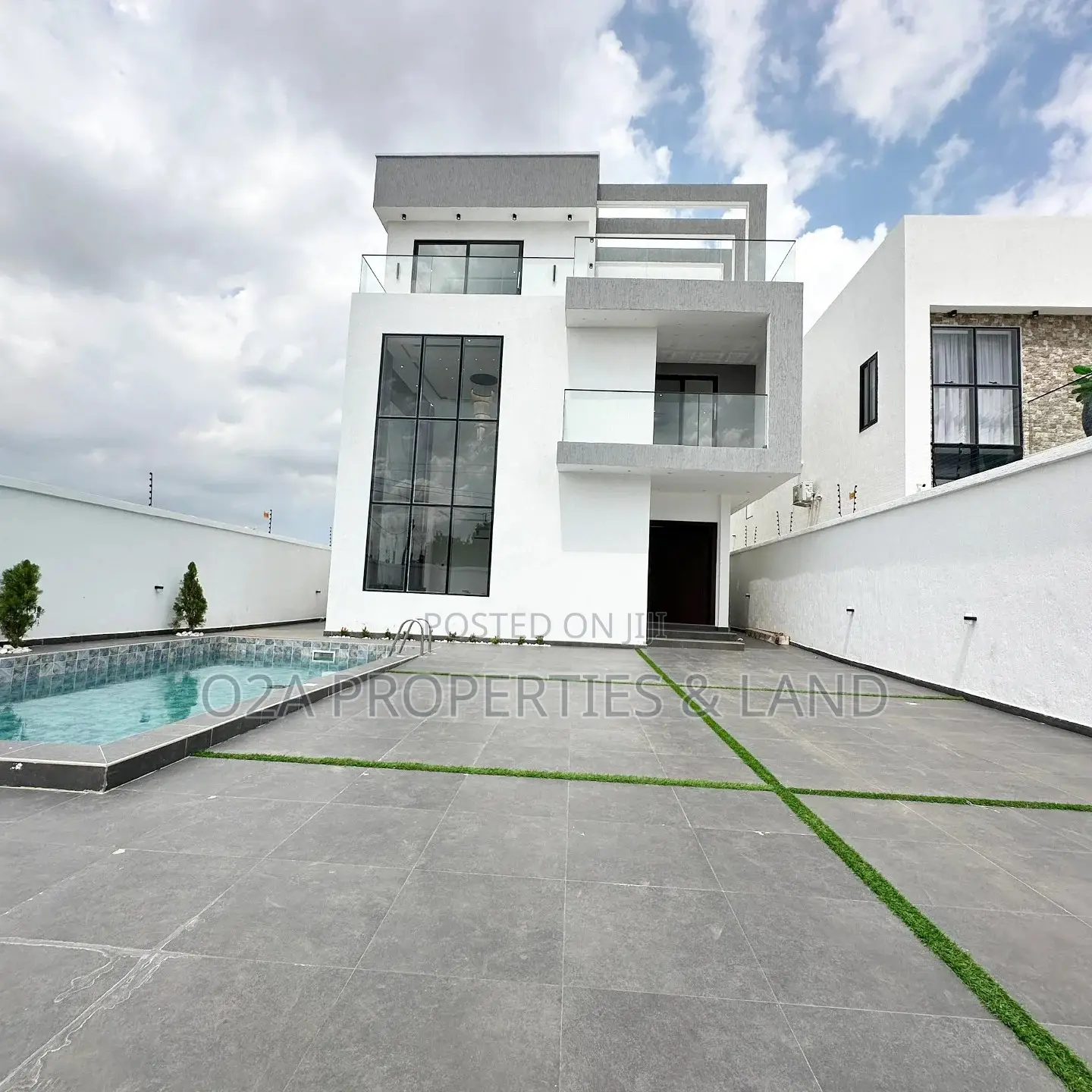 4bdrm House in Ashaley Botwe School for sale in School Junction