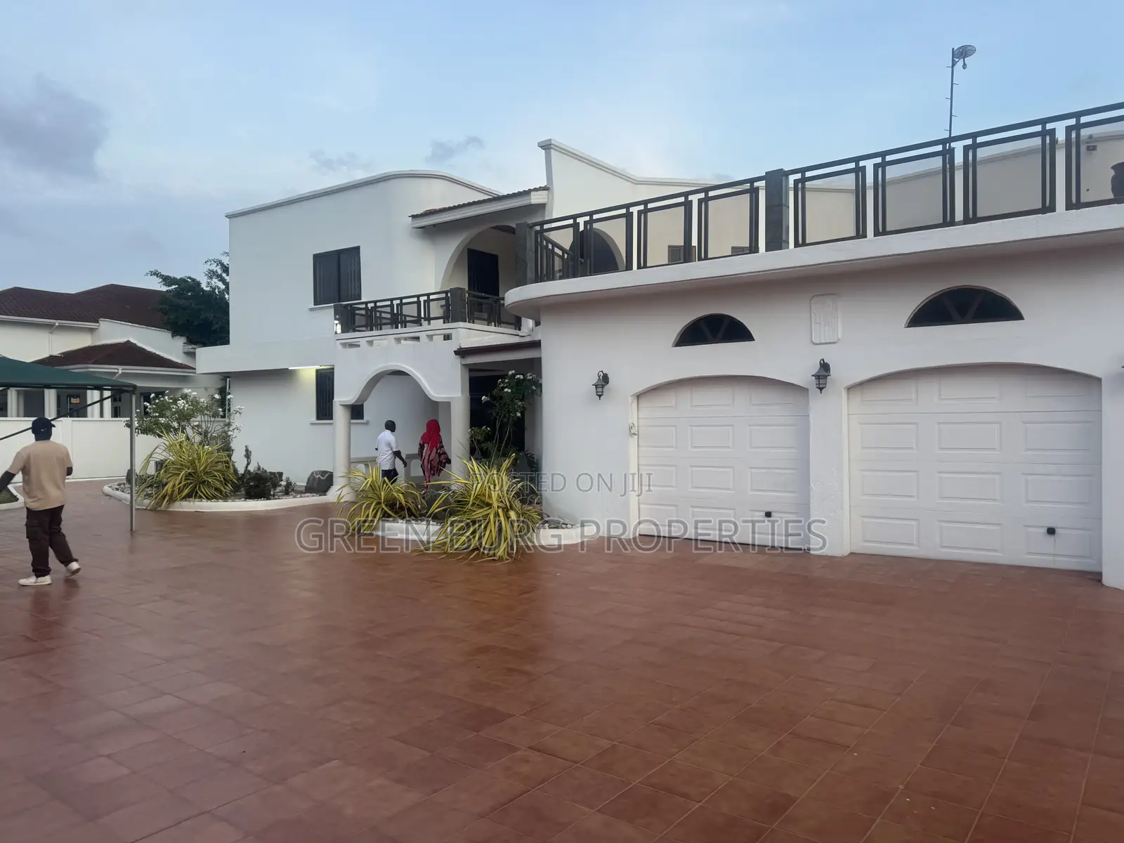 6bdrm Mansion in Green, East Legon for sale in East Legon