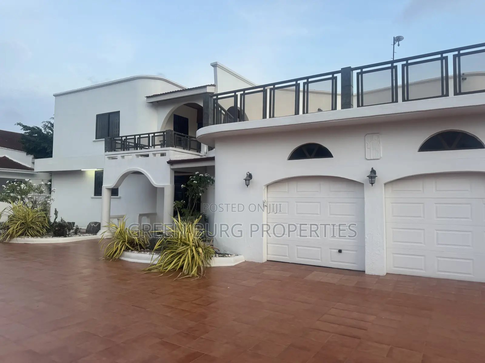 6bdrm Mansion in Green, East Legon for sale in East Legon