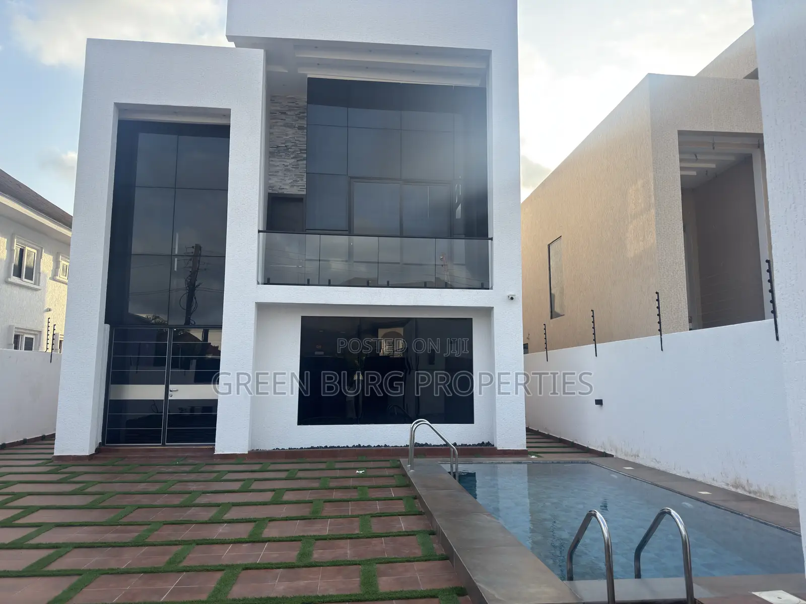 5bdrm Mansion in Green, East Legon for sale in East Legon