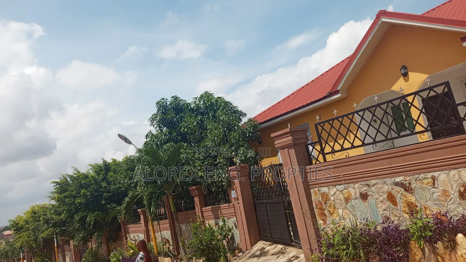 3bdrm House in Self Compound, Oyarifa for rent in Oyarifa