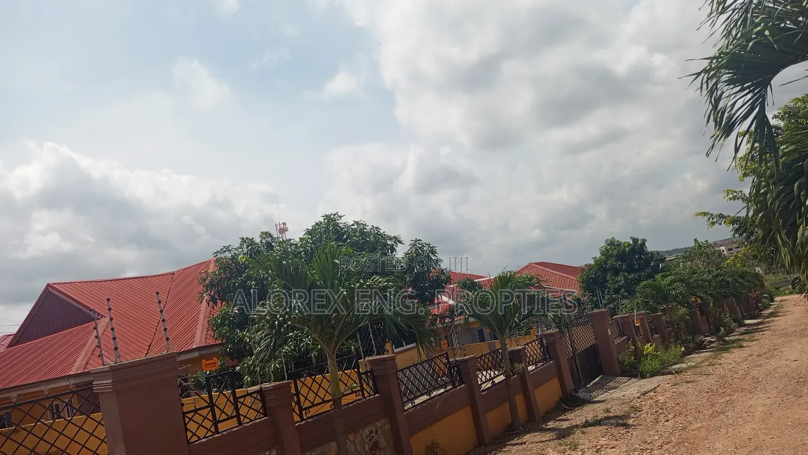 3bdrm House in Self Compound, Oyarifa for rent in Oyarifa