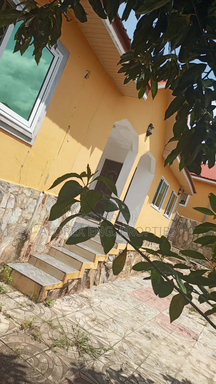 3bdrm House in Self Compound, Oyarifa for rent in Oyarifa