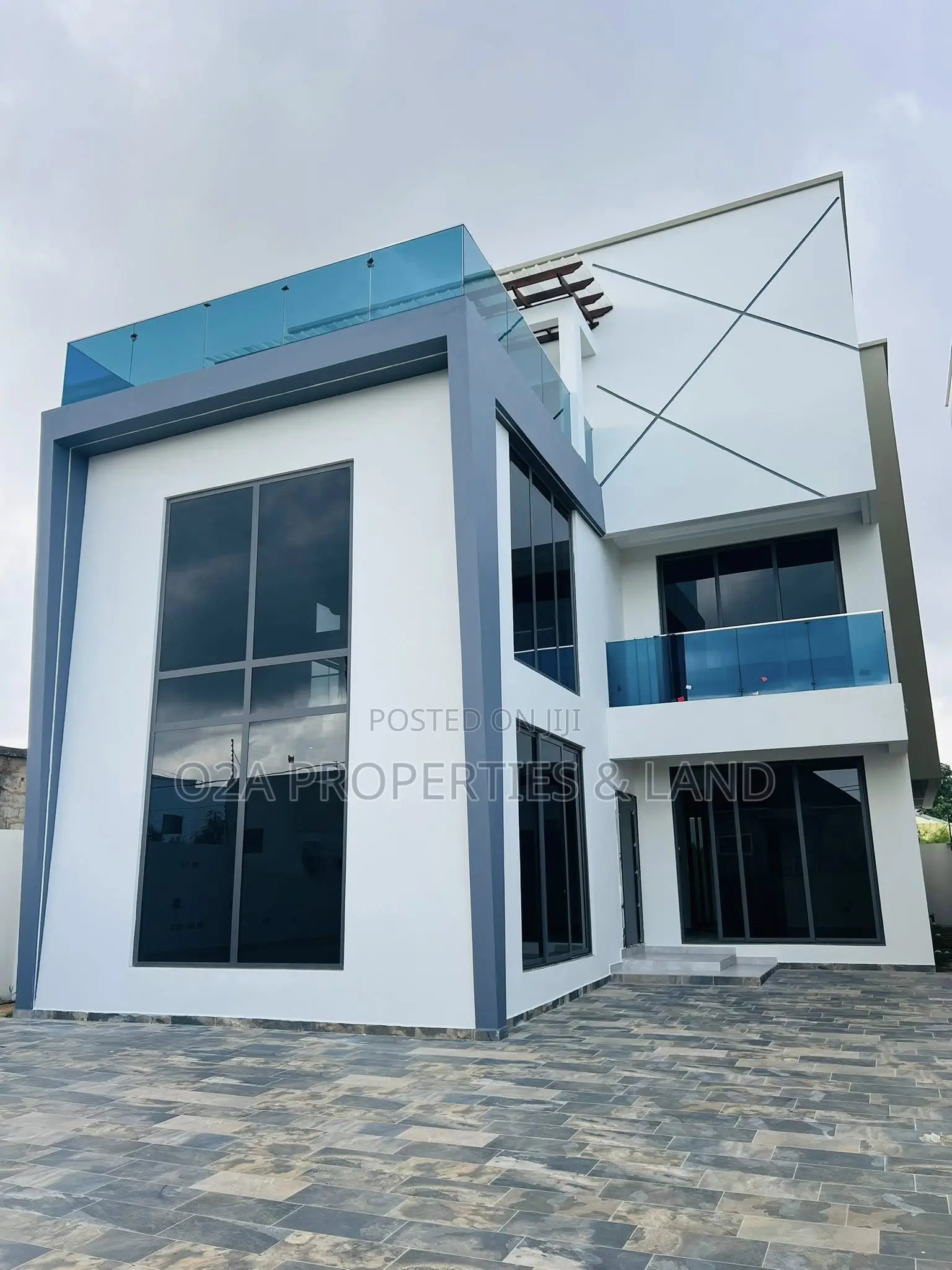 4bdrm House in East Legon, American House for sale in American House