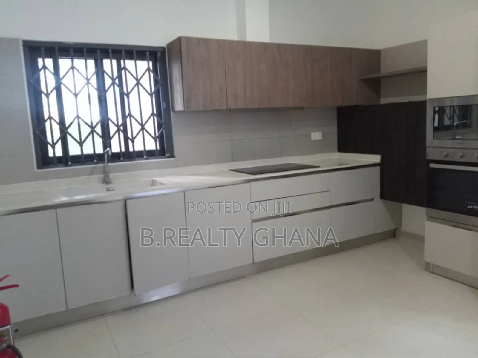 5bdrm Townhouse / Terrace in Airport Residential Area for rent in Airport Residential Area