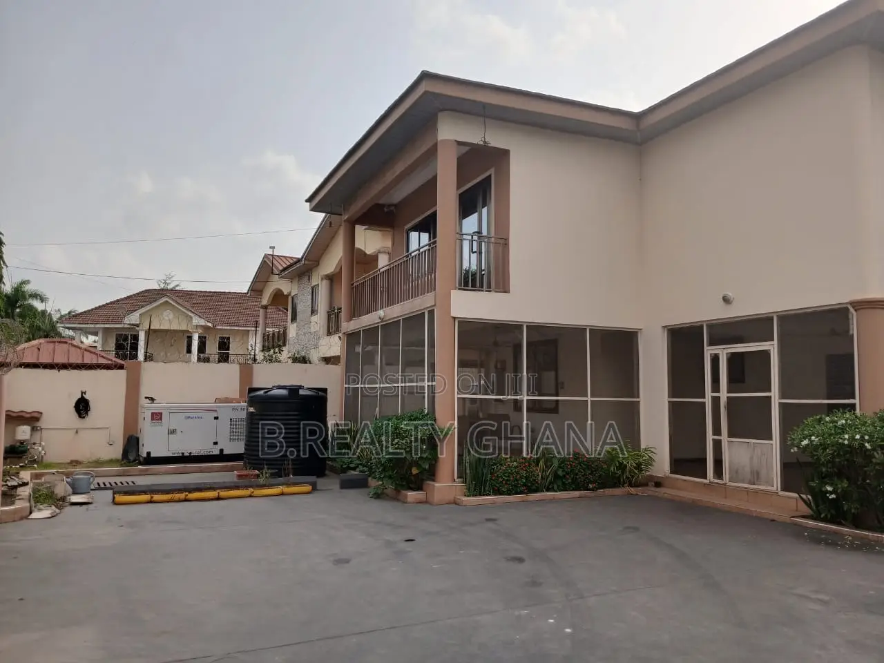 4bdrm House in Labone for sale in Labone