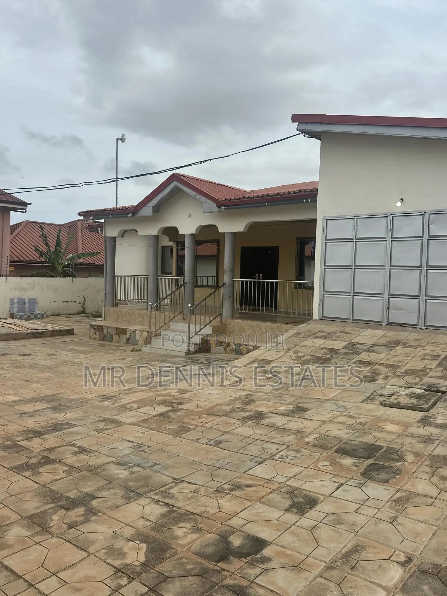 3bdrm House in Westhillls Mall for rent in West Hills Mall Area