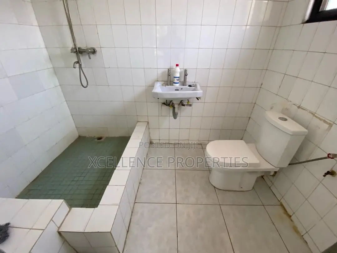 3bdrm House in Xcellence Properties, Nungua for sale in Nungua