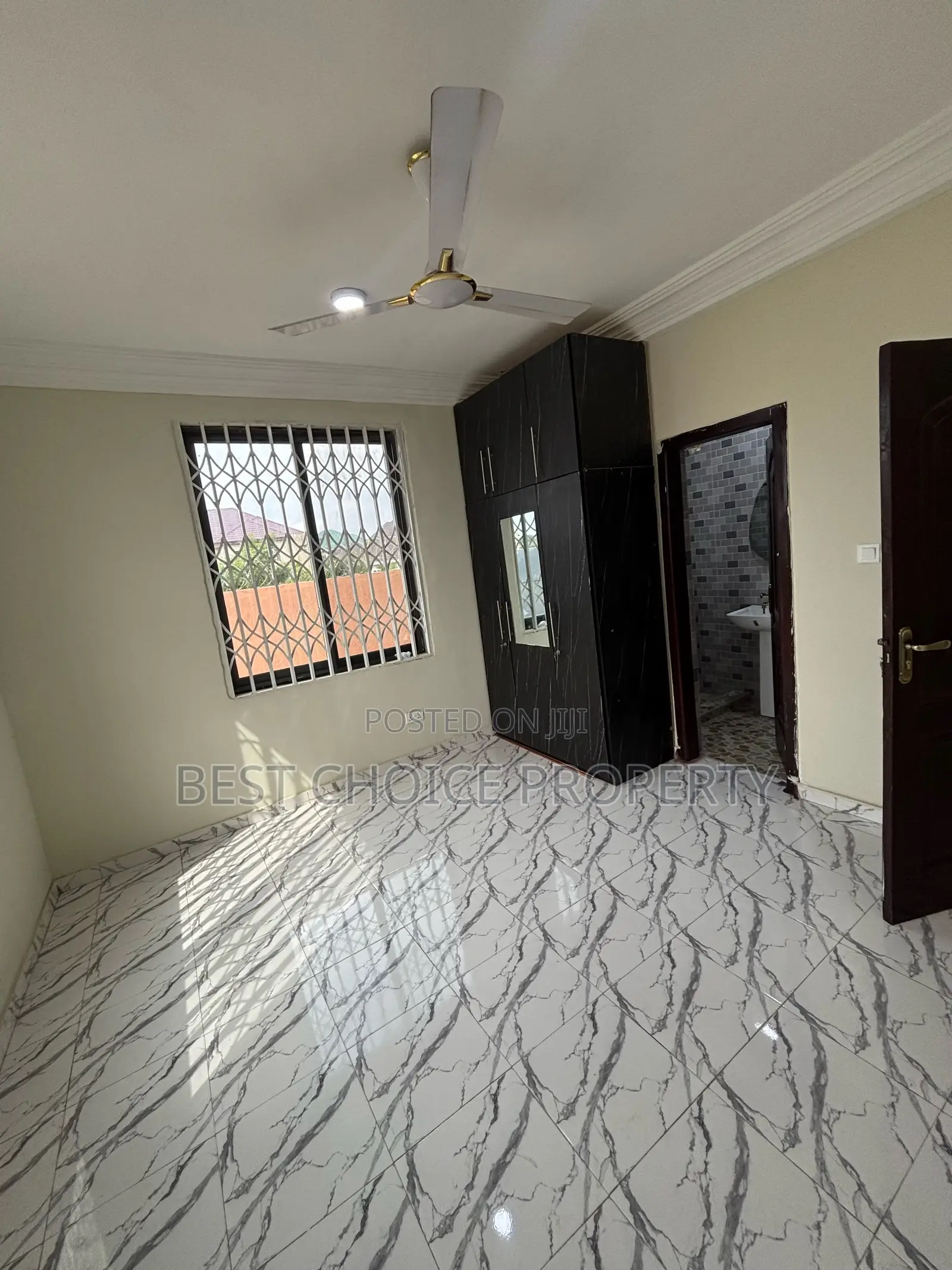 2bdrm Apartment in Amrahia, Adenta for rent in Adenta