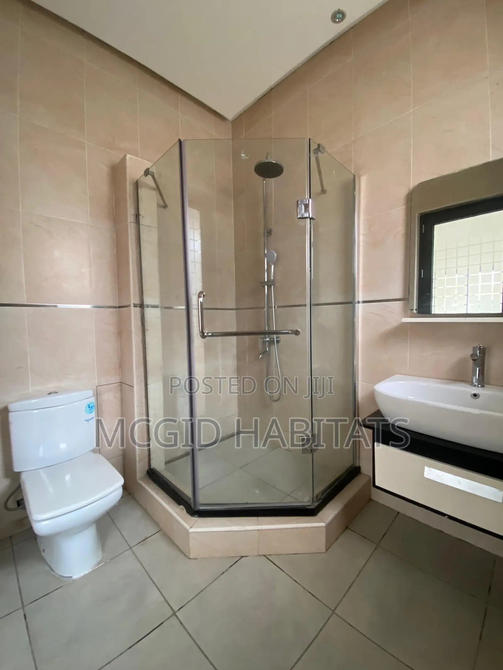 5bdrm House in East Legon for sale in East Legon