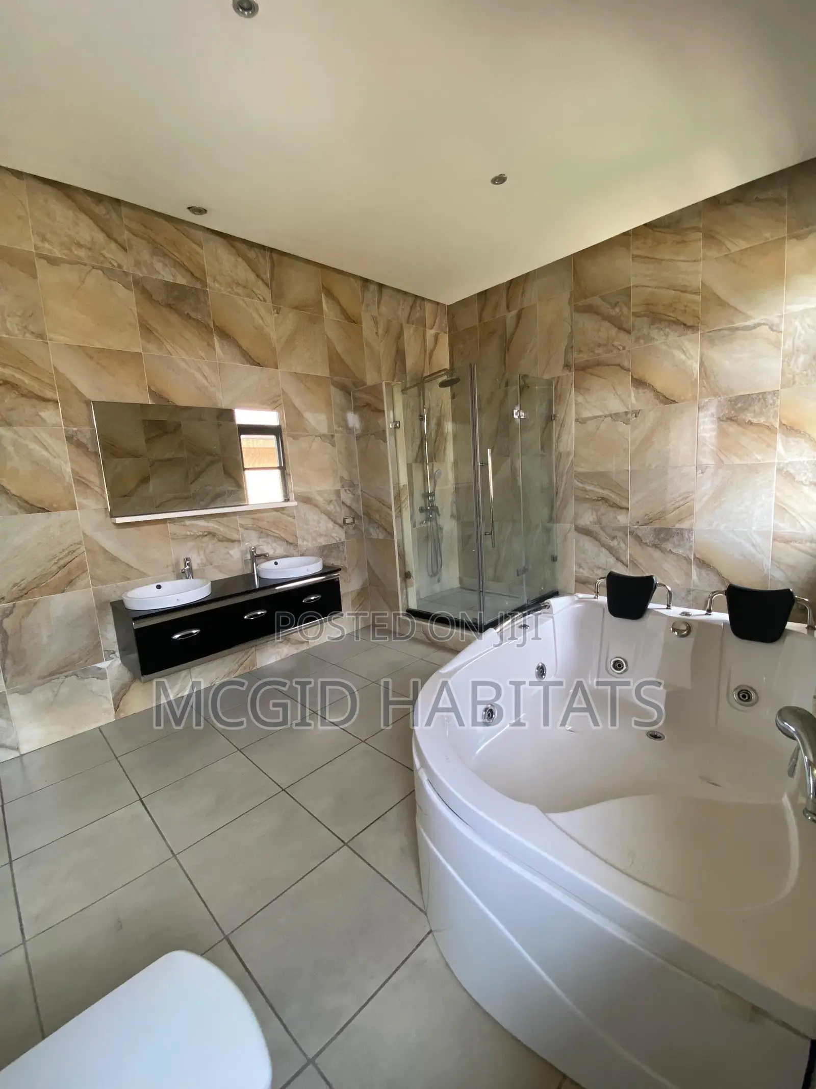 5bdrm House in East Legon for sale in East Legon
