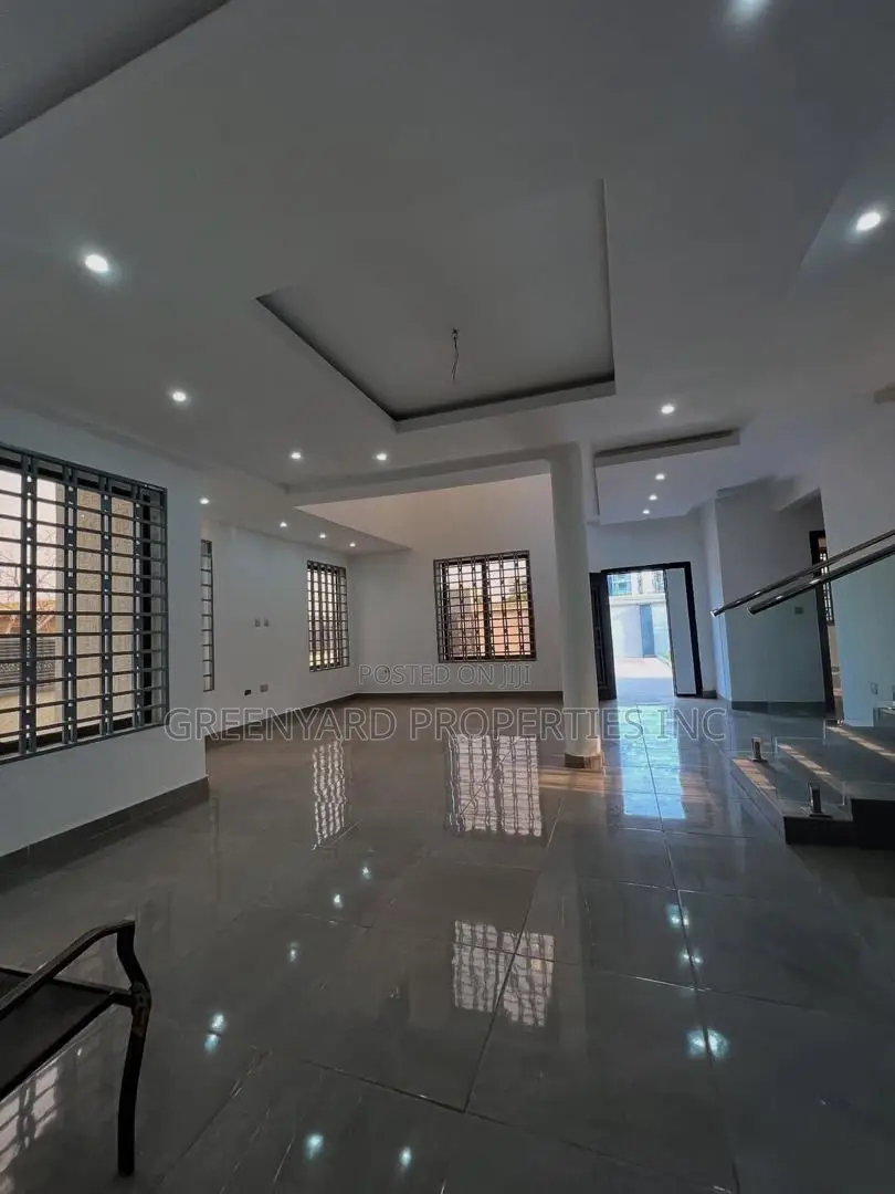 4bdrm House in Adenta for sale in Adenta