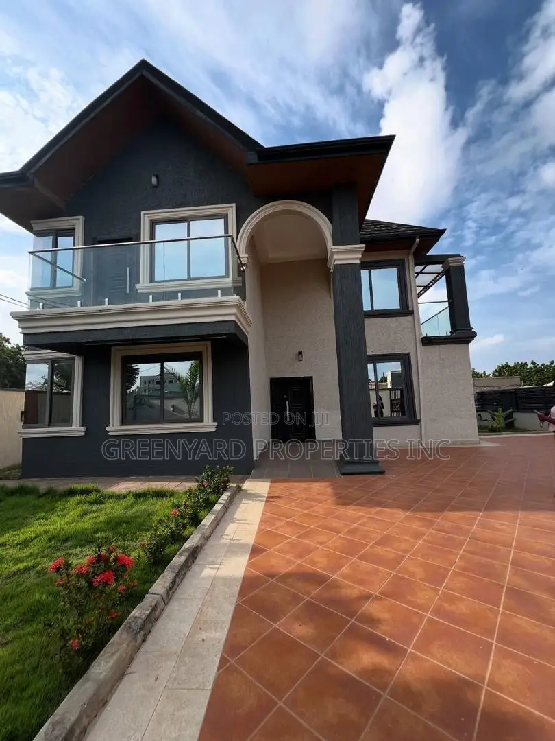 4bdrm House in Adenta for sale in Adenta