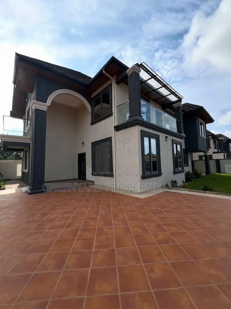4bdrm House in Adenta for sale in Adenta