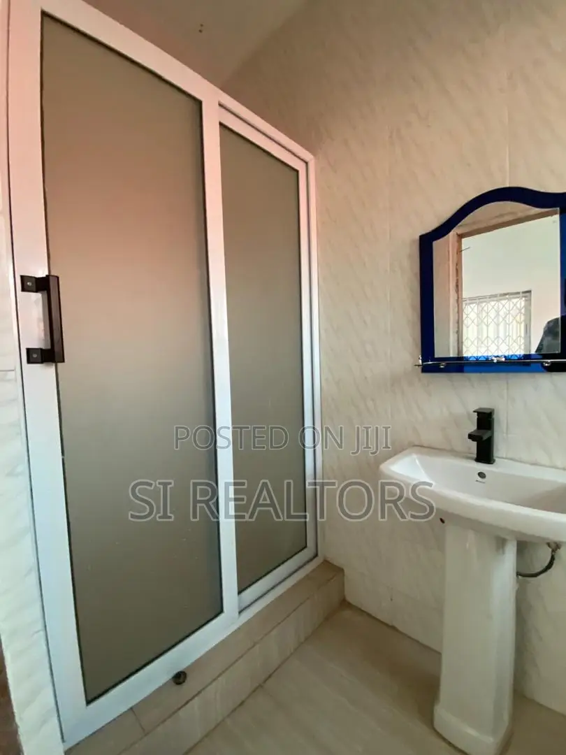 12bdrm Apartment in Community 18, Lashibi for sale in Lashibi