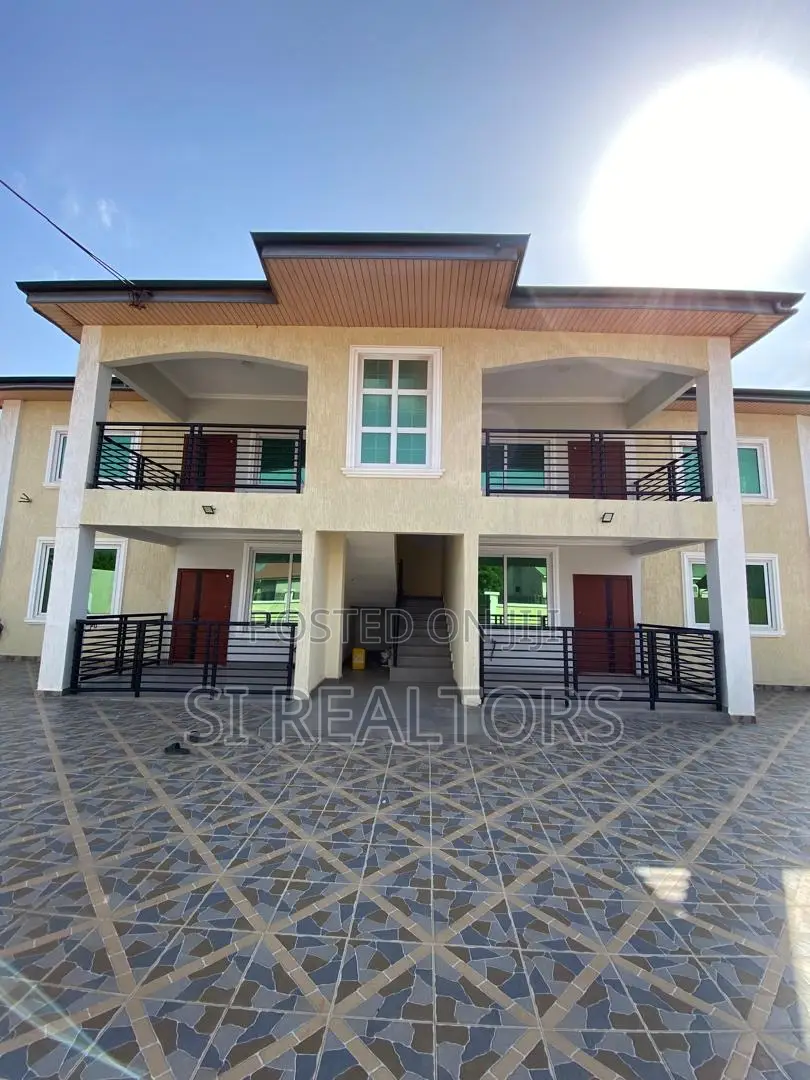 12bdrm Apartment in Community 18, Lashibi for sale in Lashibi