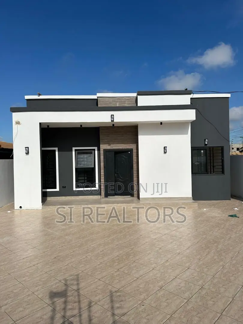 3bdrm Bungalow in Community 18, Spintex for sale in Spintex