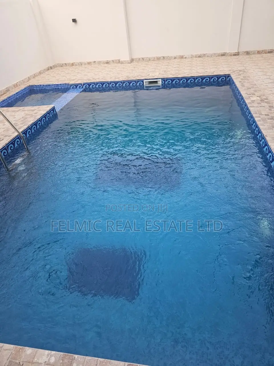 8bdrm Duplex in Felmic Real Estate, Accra Metropolitan for sale in Accra Metropolitan