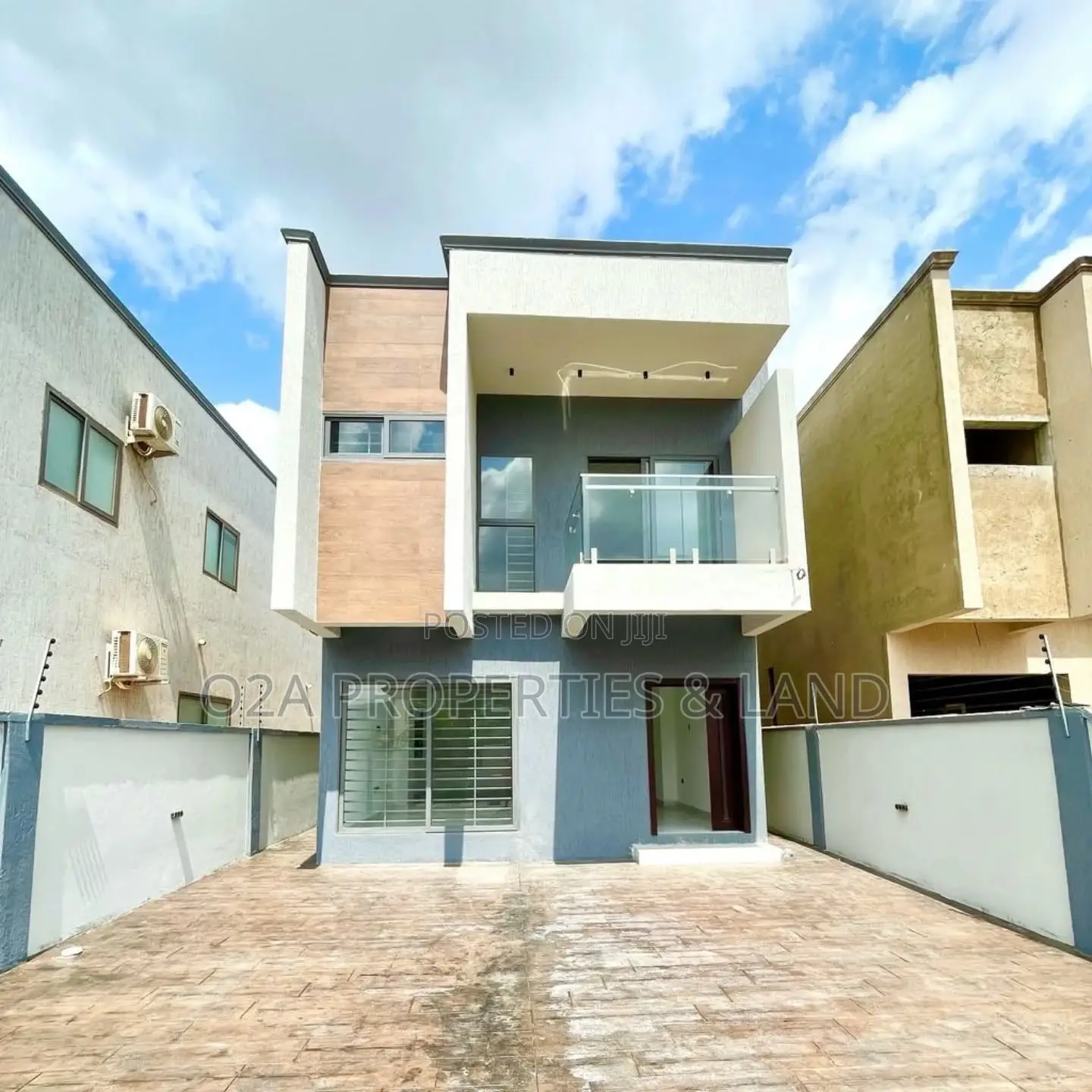 4bdrm House in Oyarifa, Ghana Flag for sale in Ghana Flag