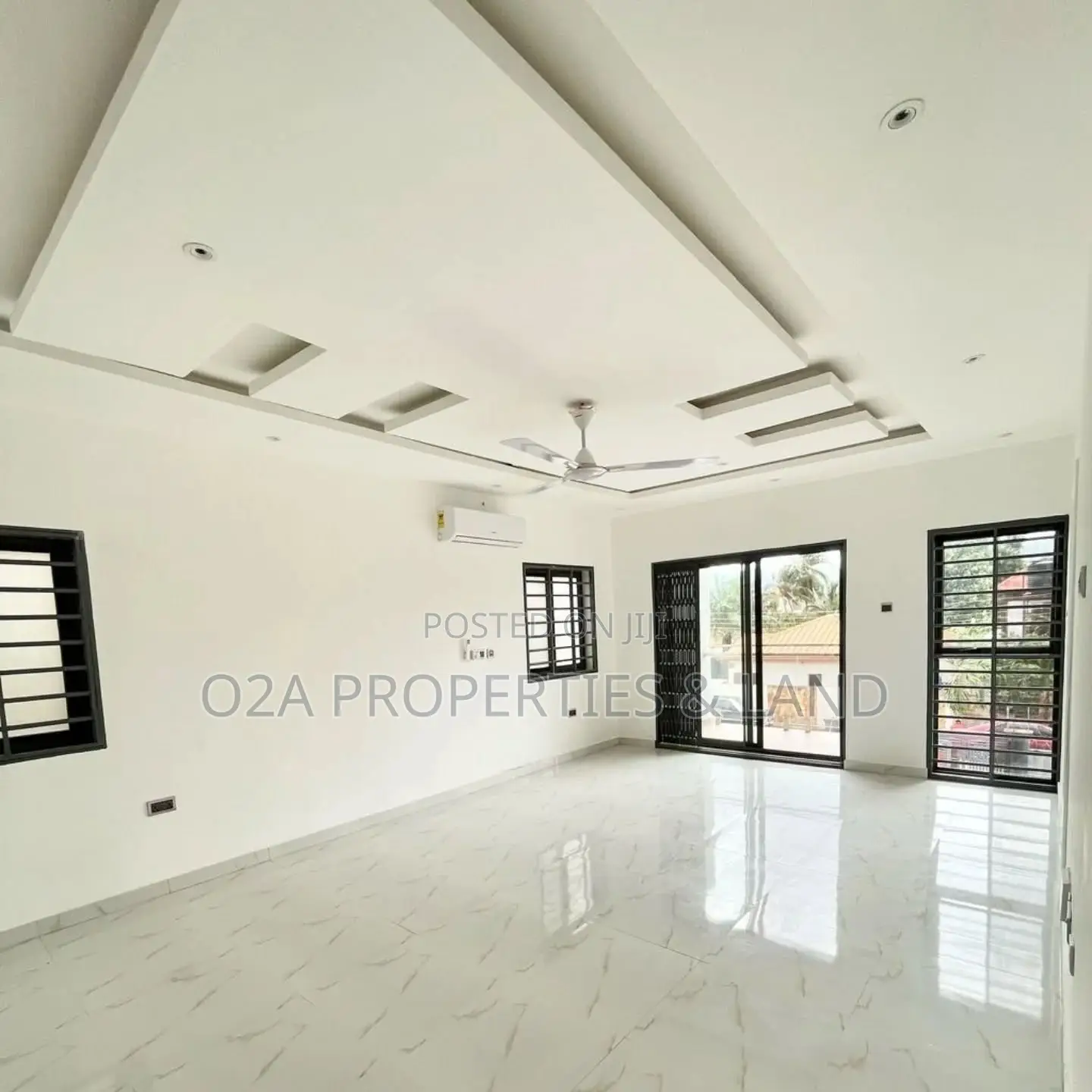 4bdrm House in Oyarifa, Ghana Flag for sale in Ghana Flag