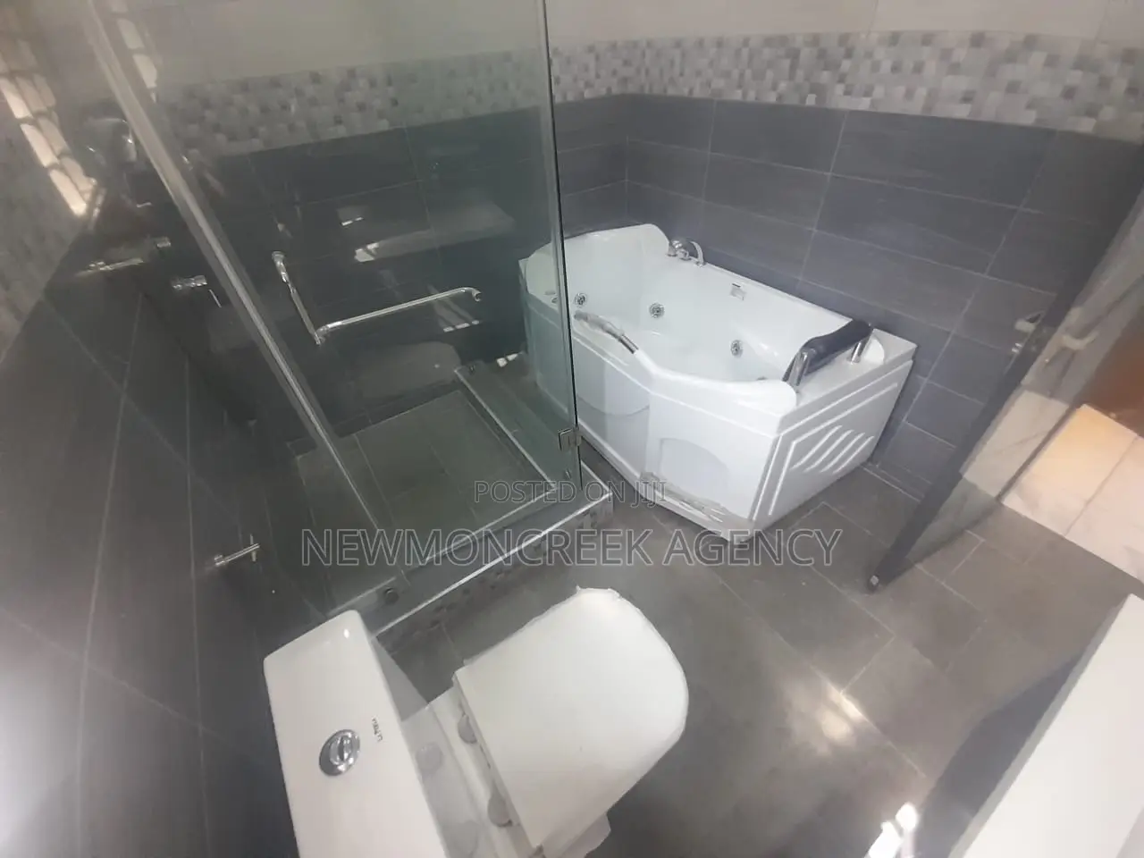 4bdrm Condo in Adenta Sda for sale in SDA Area