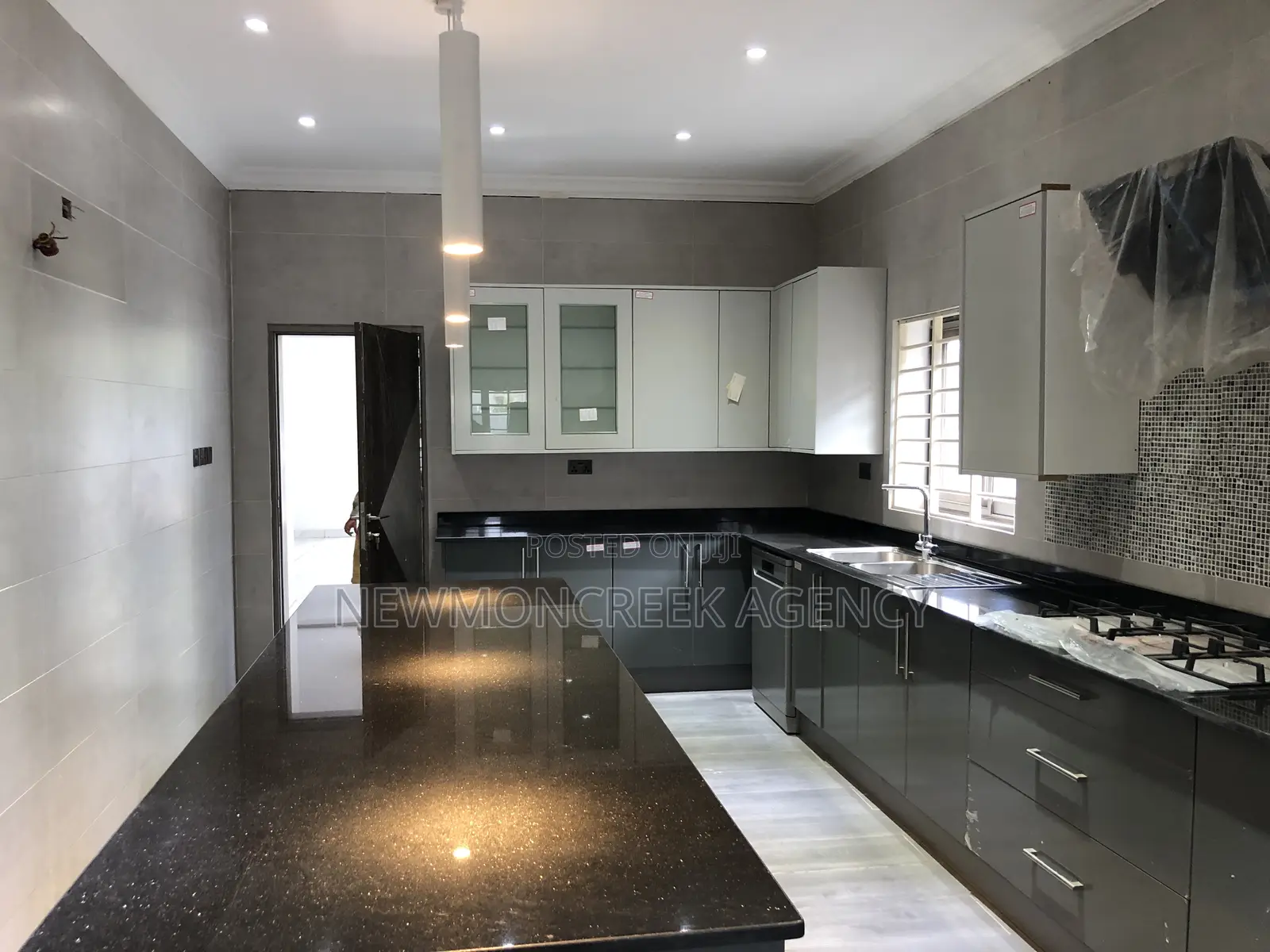 4bdrm Condo in Adenta Sda for sale in SDA Area
