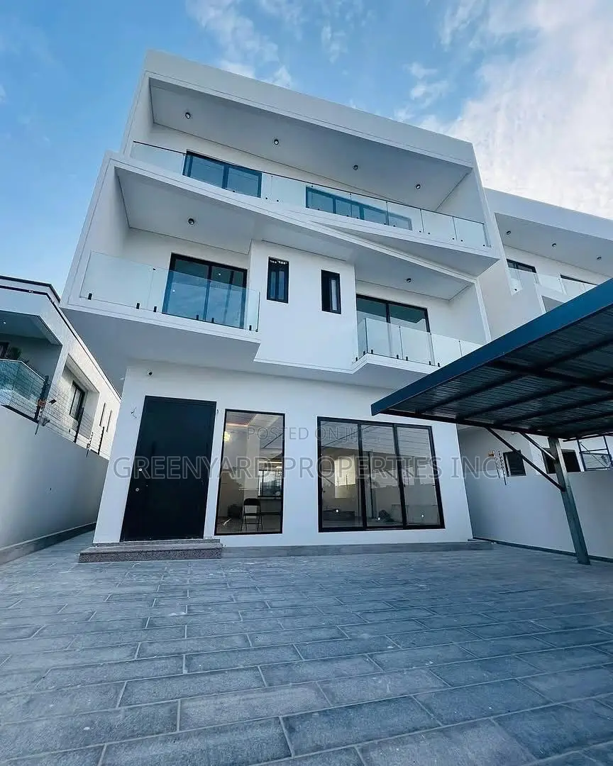 5bdrm House in American House, East Legon for sale in East Legon