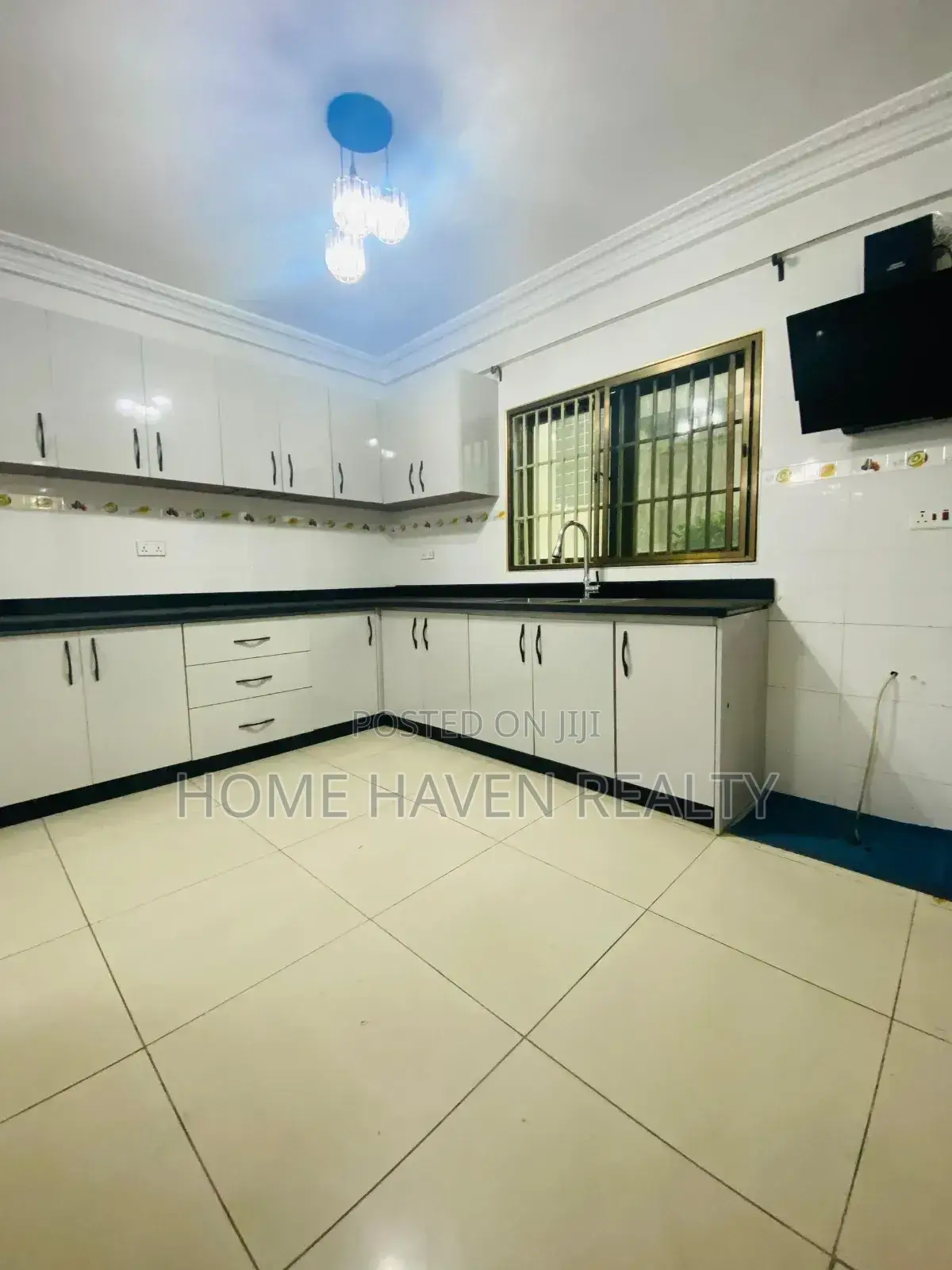4bdrm House in Cantonment, Cantonments for rent in Cantonments