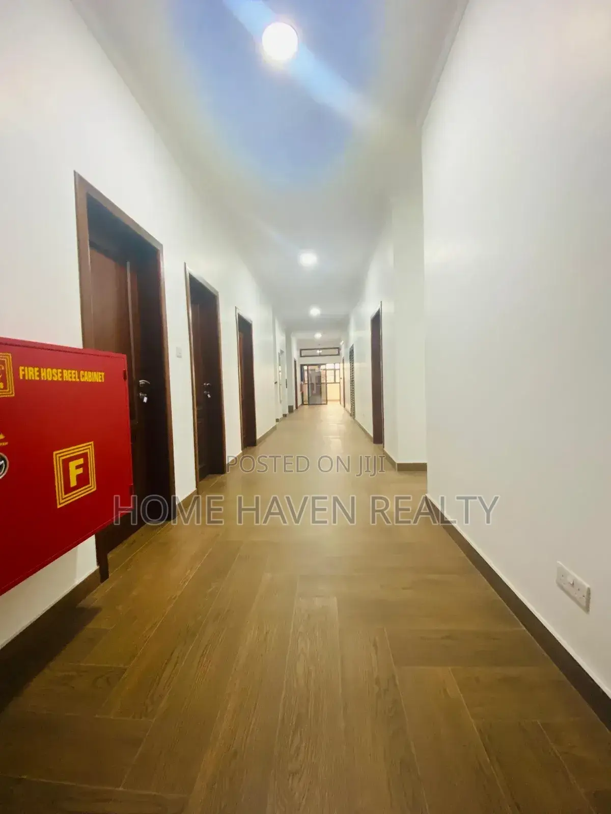 8 Office Rooms for Rent at Kanda Estate in Kanda