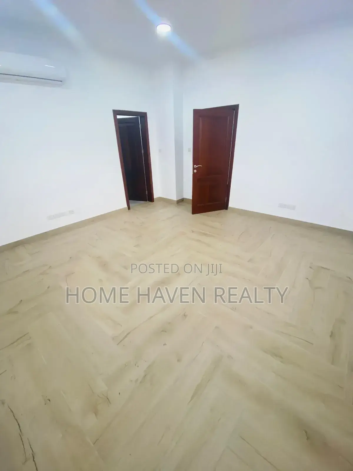 8 Office Rooms for Rent at Kanda Estate in Kanda