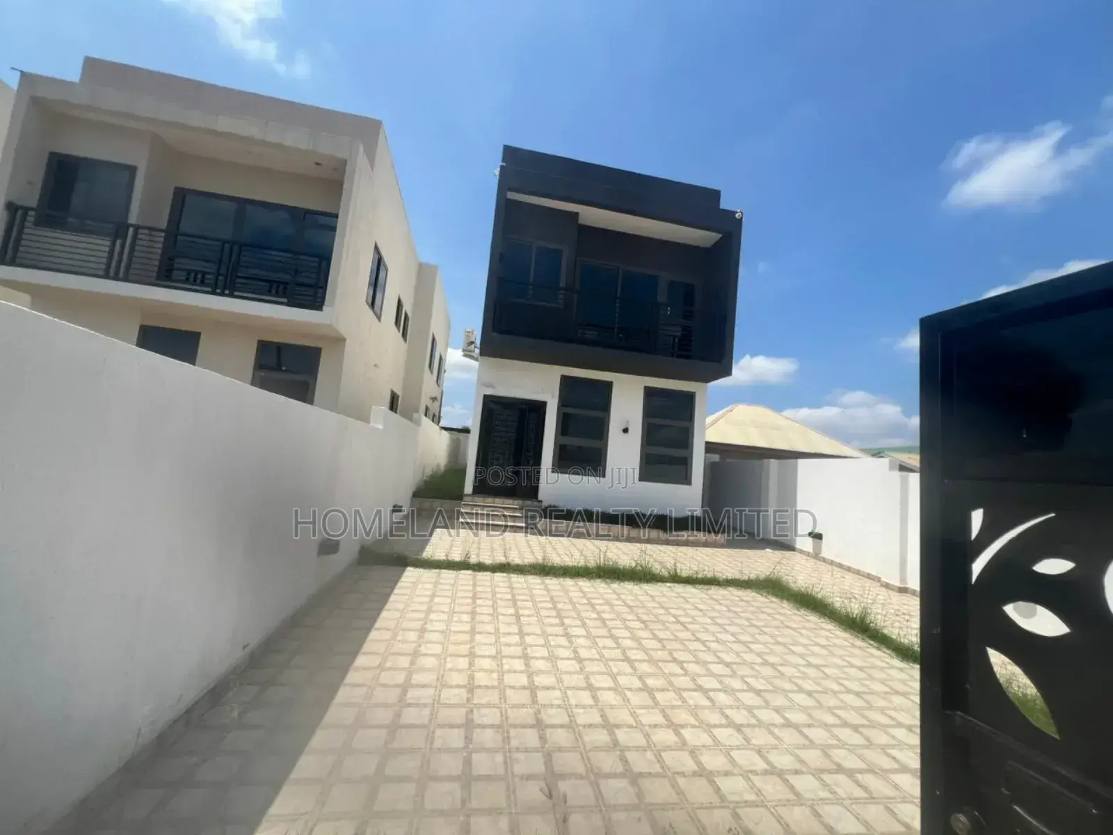 4bdrm Duplex in Gbetsile, Tema Metropolitan for sale in Tema Metropolitan