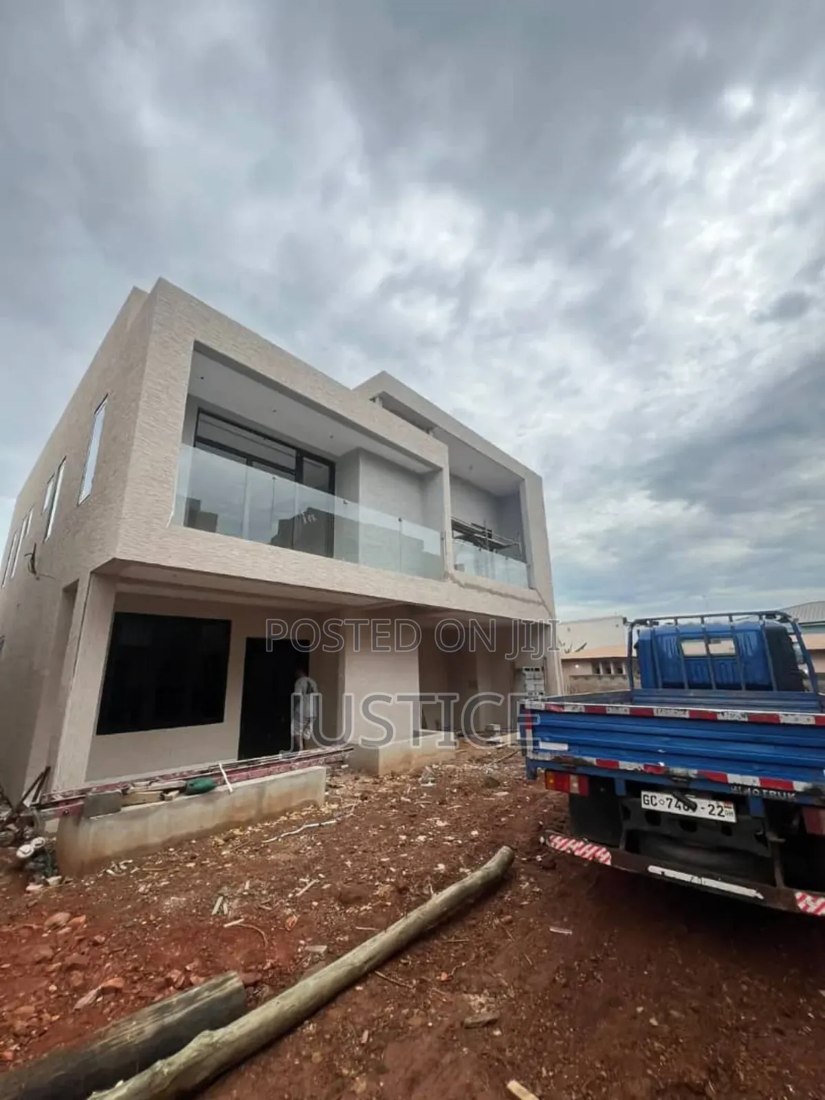 4bdrm Townhouse/Terrace in Ashaley Botwe, School Junction for sale in School Junction