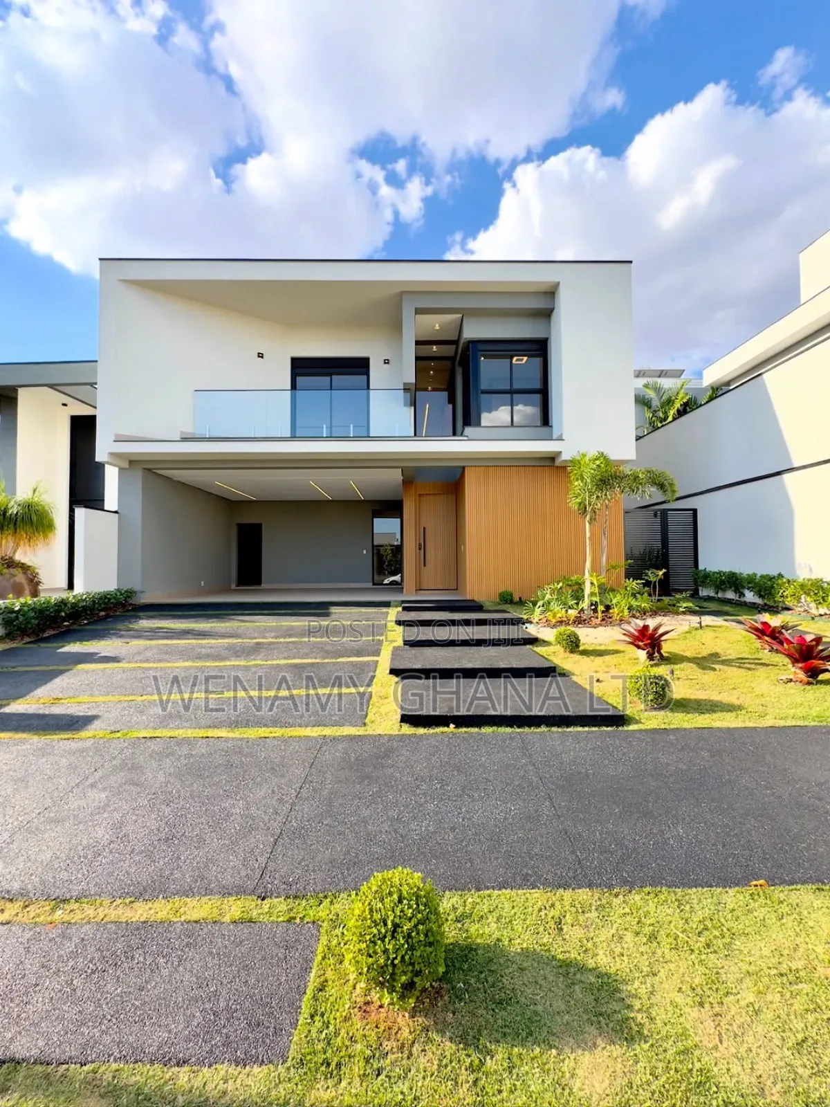 4bdrm Duplex in Accra for sale in Accra Metropolitan
