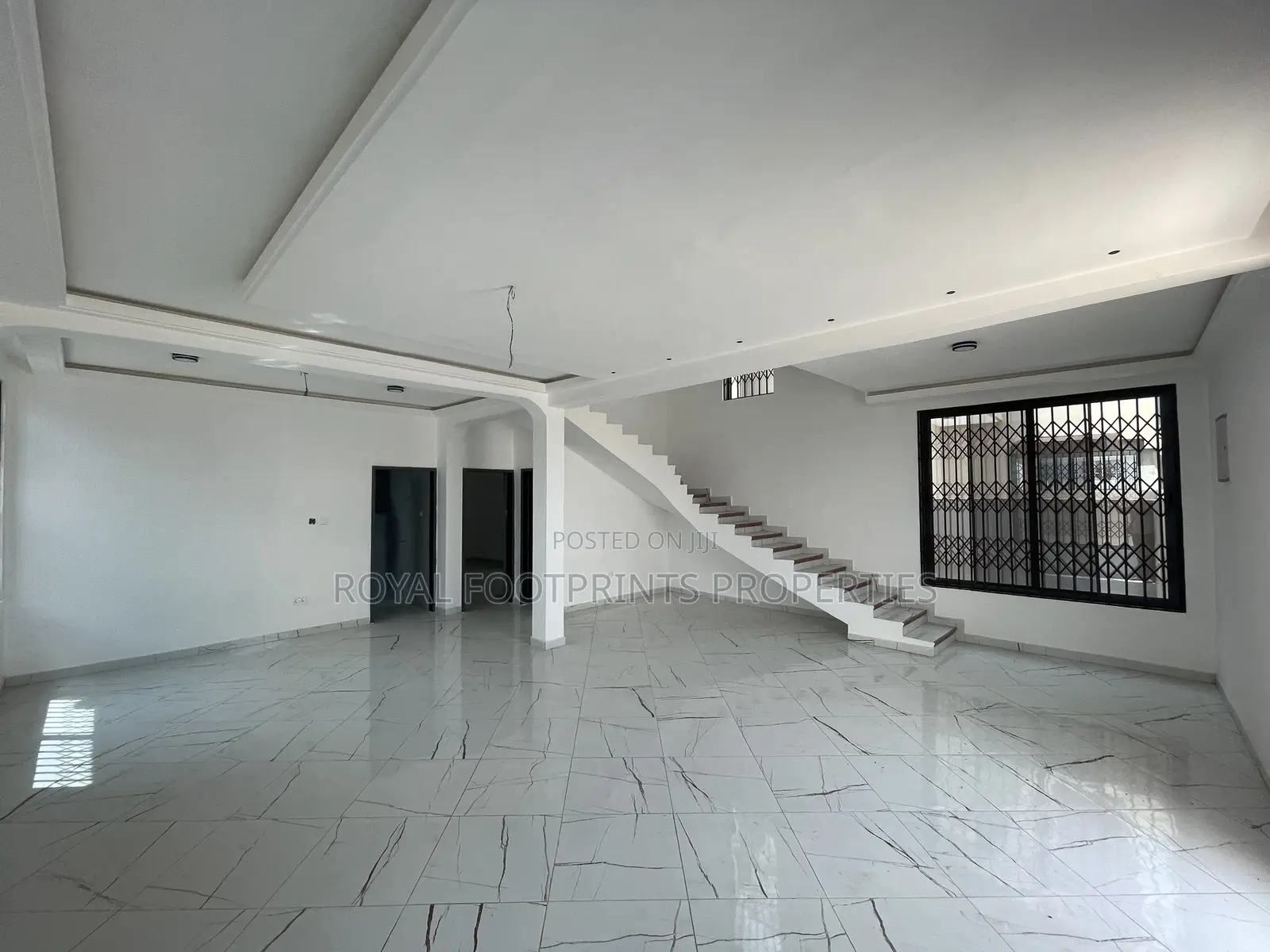 3bdrm Duplex in Luxelooks Properties, Oyarifa for rent in Oyarifa