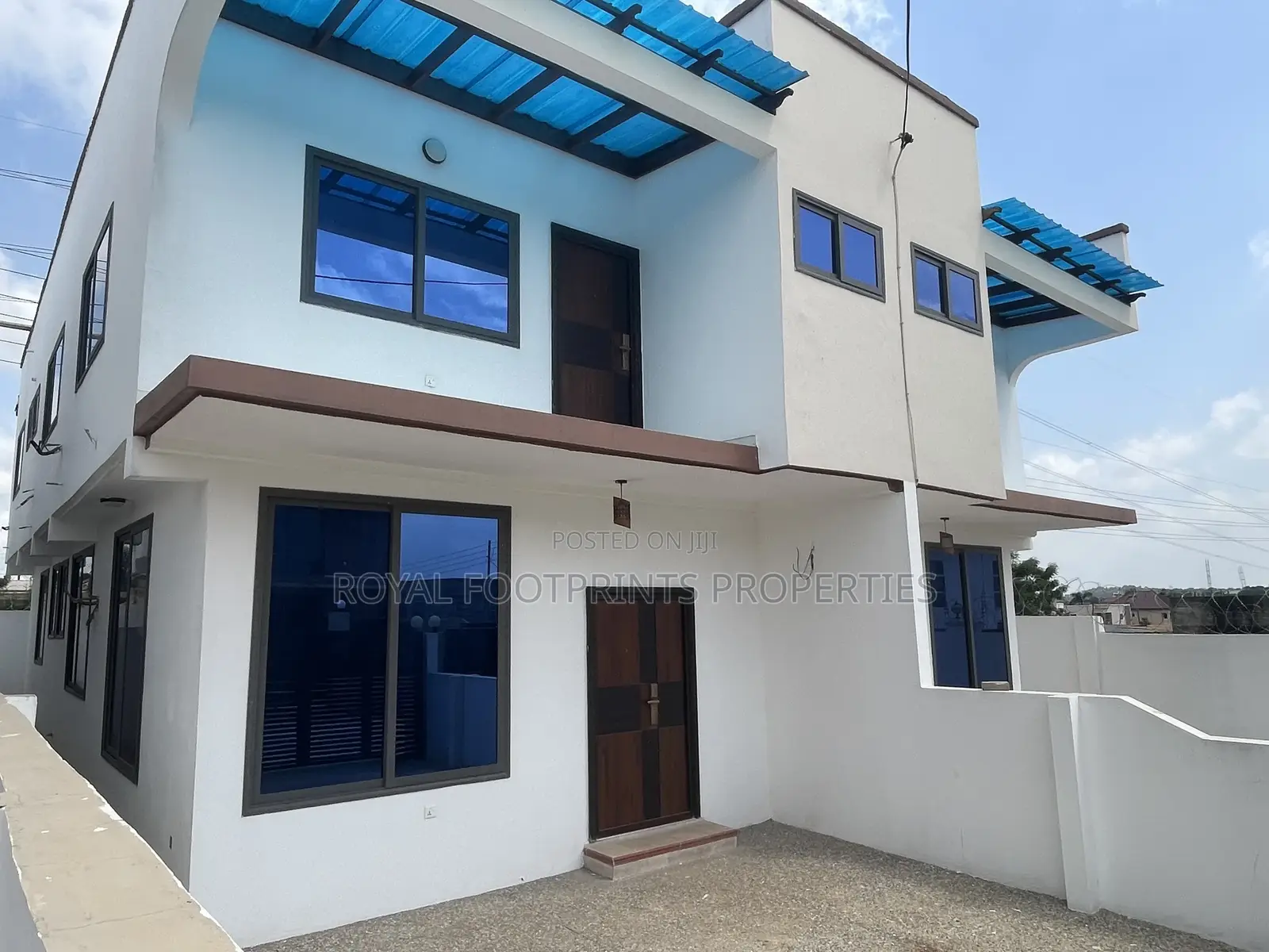 3bdrm Duplex in Luxelooks Properties, Oyarifa for rent in Oyarifa