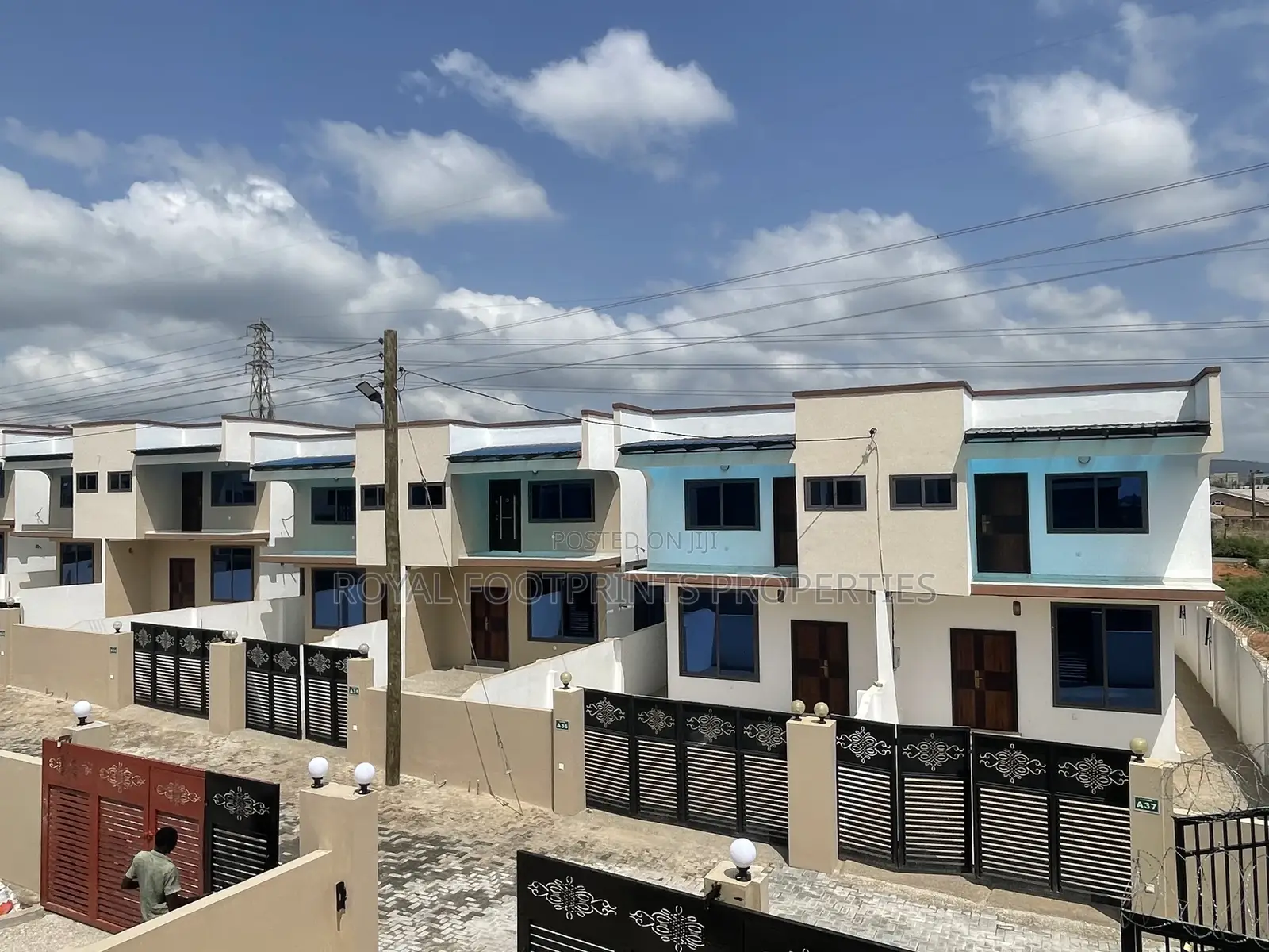3bdrm Duplex in Luxelooks Properties, Oyarifa for rent in Oyarifa